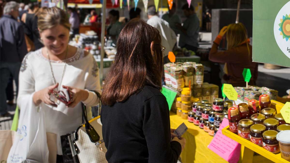 Feriantes funenses tendrán su espacio en web del municipio