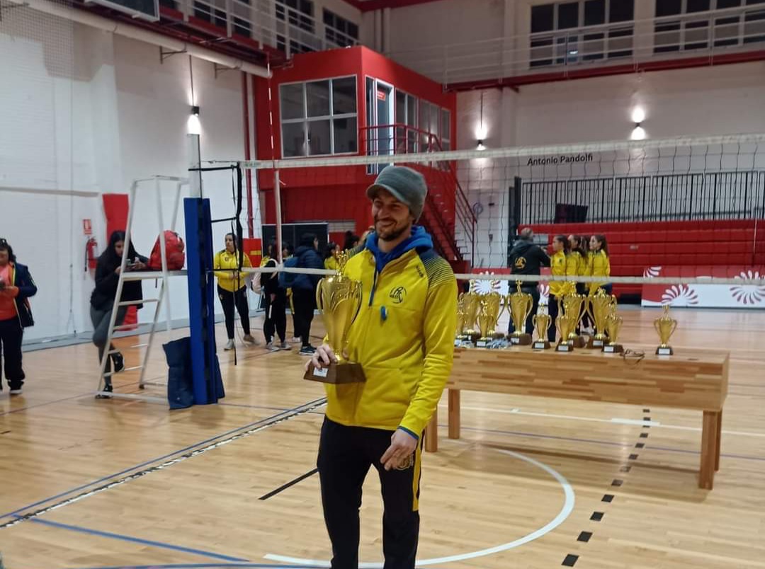 El profe Ramiro Castiñeiras del Club Industrial gritó campeón en Uruguay