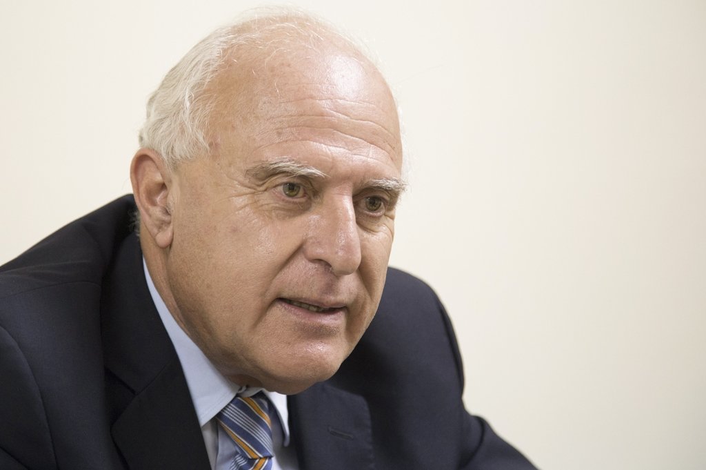 Santacroce propone renombrar como “Gobernador Miguel Lifschitz” a una calle de Calmo