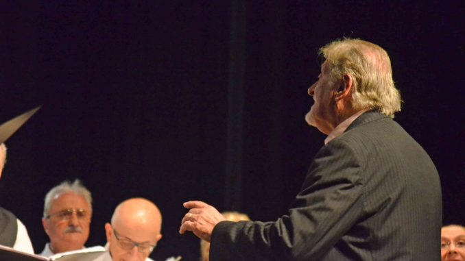 Declaran Musico Distinguido a Augusto Gilli, director del Coro Municipal 