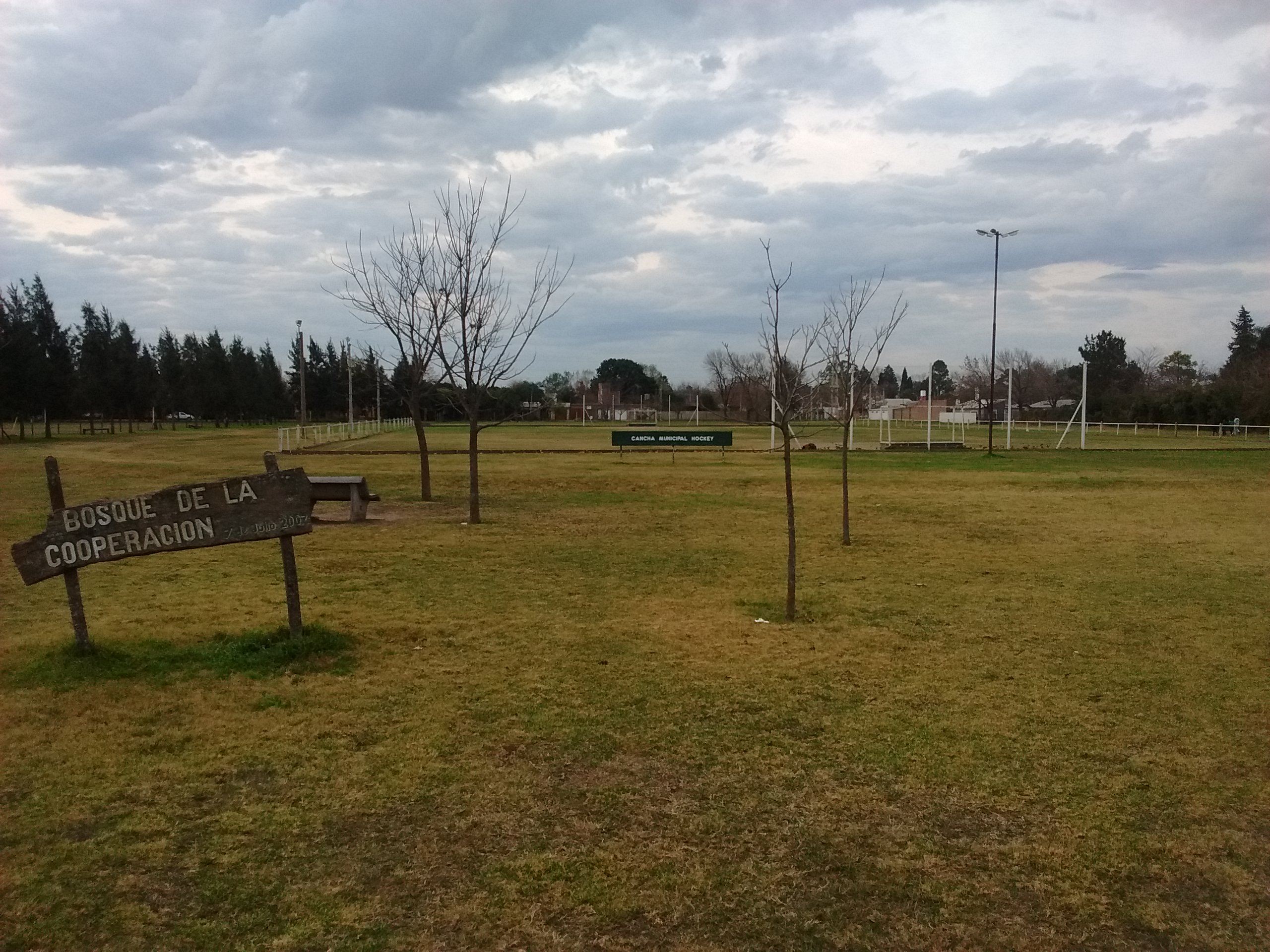 Denuncian que el Polideportivo de Funes cierra sus puertas antes de horario fijado: “Es una falta de respeto”