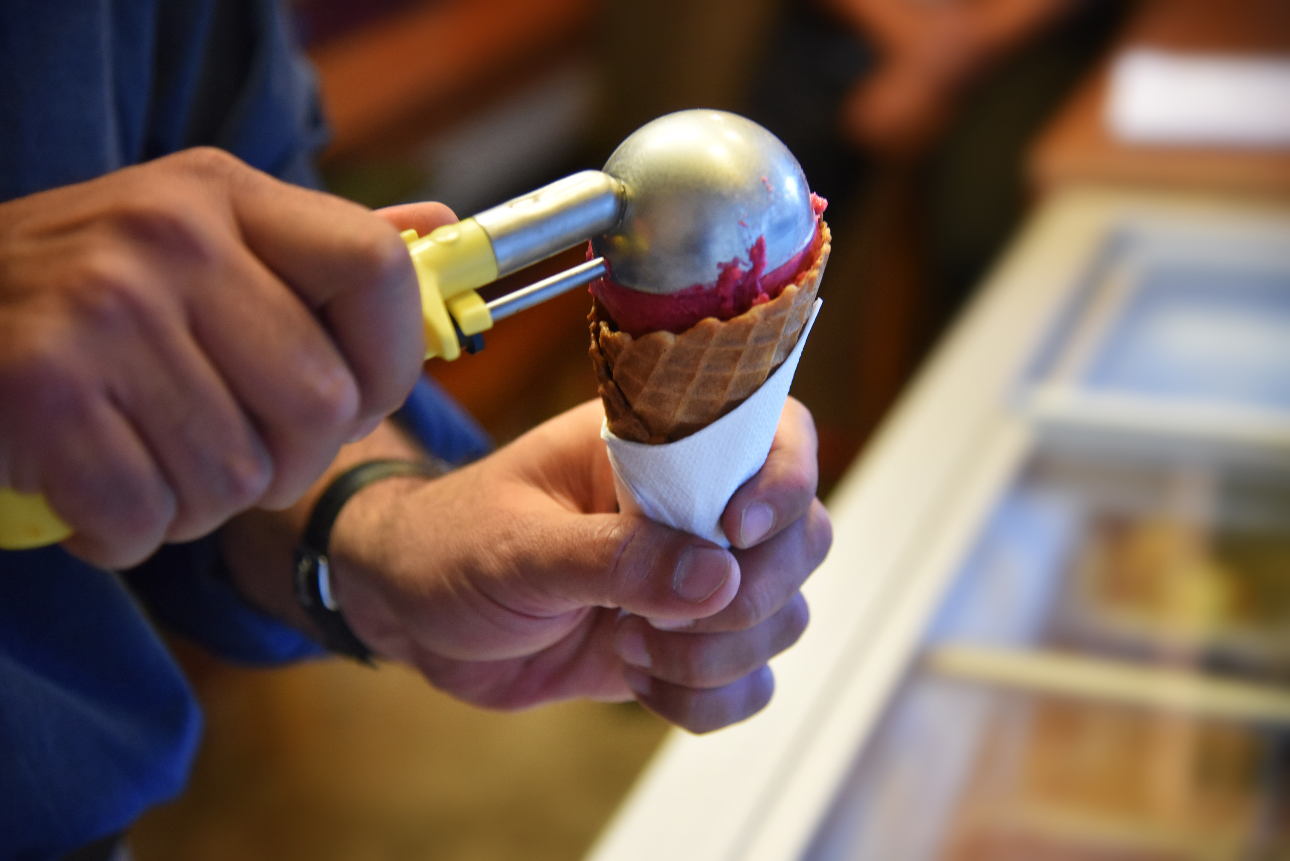 Oferta laboral: heladería de Funes incorpora cadete