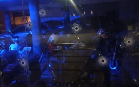Balacera en Funes: 11 disparos contra el frente de una concesionaria de Irigoyen