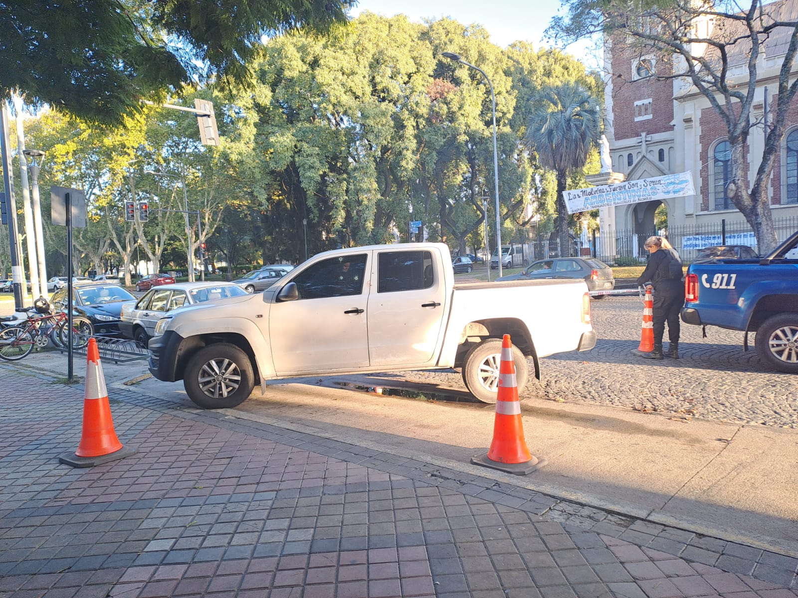 Balacera en Rosario: "Fue un ataque a la camioneta y no a la escuela"
