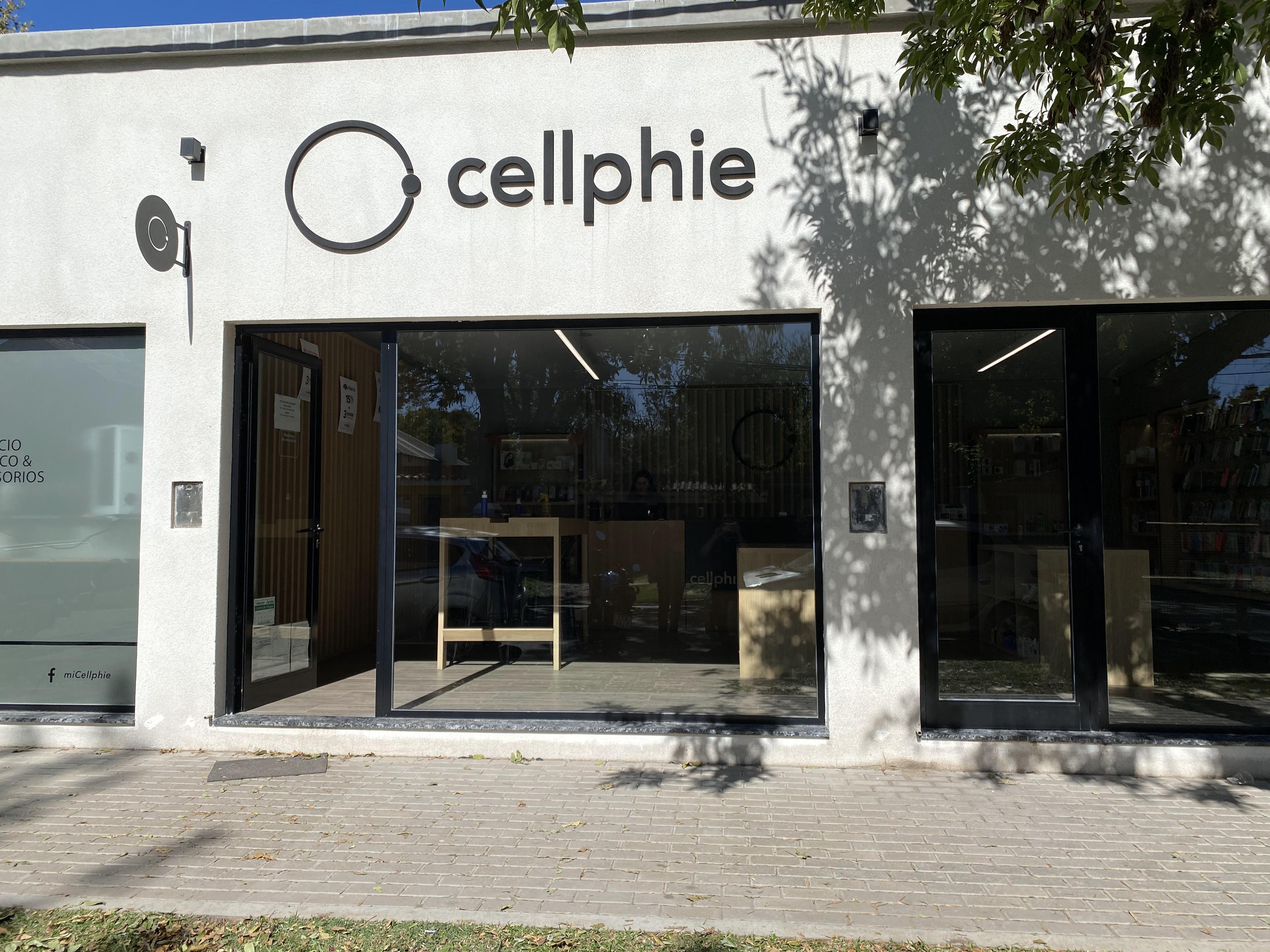   Cellphie: 8 años de espíritu joven dedicado a los celulares
