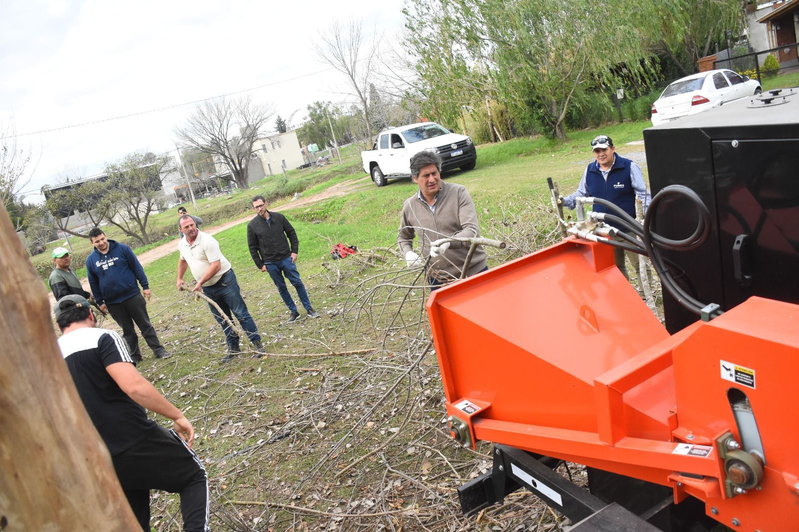 El Municipio recibió una nueva chipeadora para los barrios de la ciudad