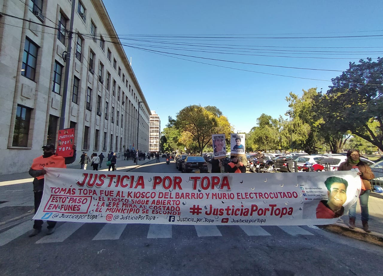 Familiares de Topa marcharon a Tribunales para mantener visible la causa