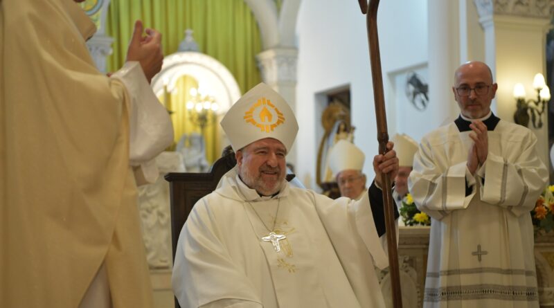 Ernesto, el párroco que tuvo un importante paso por Funes y el Papa Francisco terminó nombrando obispo 