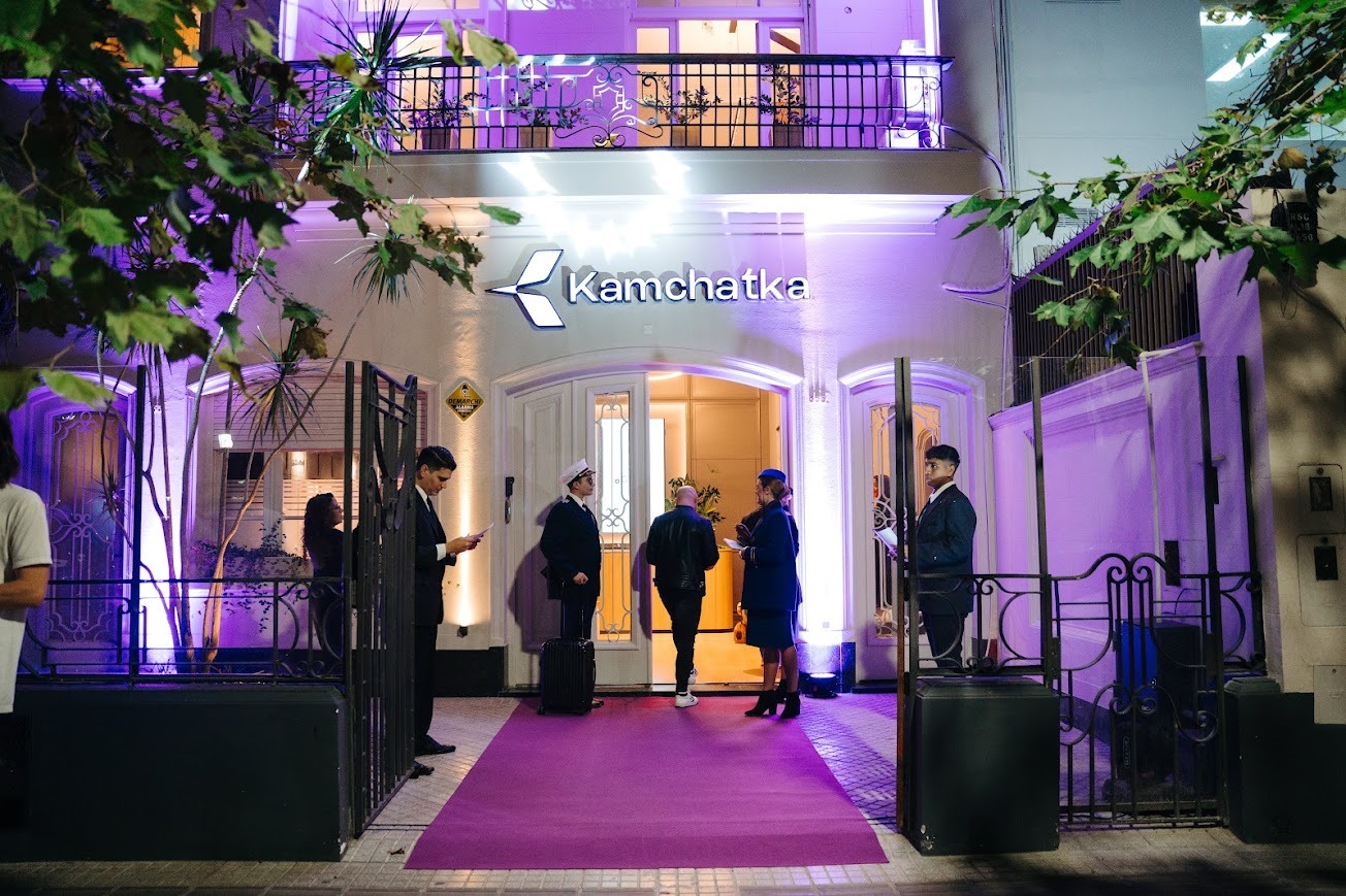 Kamchatka inauguró sus nuevas oficinas en Rosario y celebró con una gran apertura