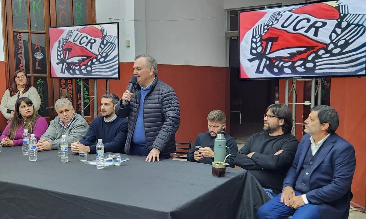 El presidente de la UCR Felipe Michlig anunció la puesta en valor del edificio de su comité departamental
