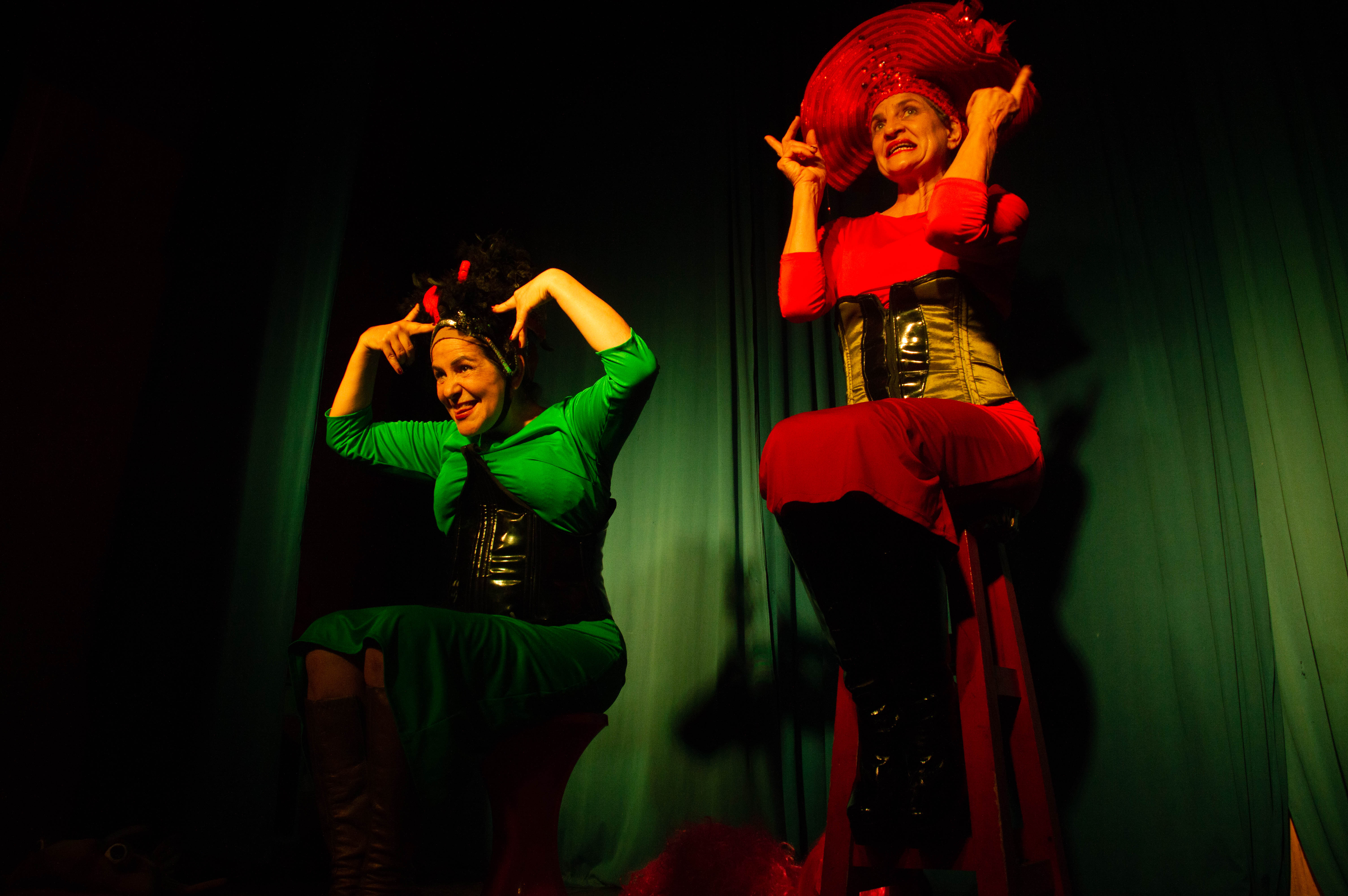 Humor hilarante sobre cosas de la realidad: llega a Funes "Bagres", una obra de teatro imperdible