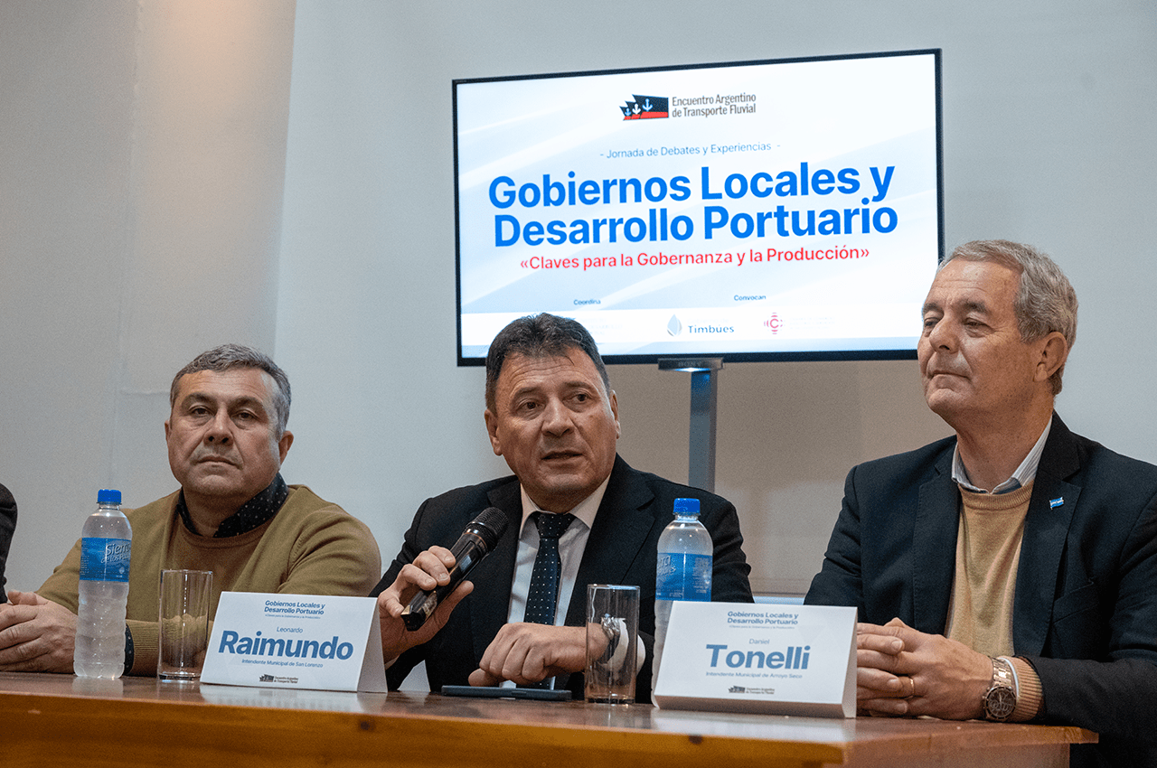 Ante intendentes de la región, el intendente Leonardo Raimundo expuso el modelo de desarrollo de San Lorenzo