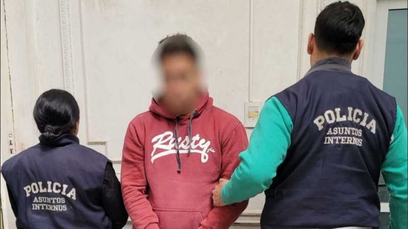Amenazas y balaceras: desde Funes, un criminal vinculado a Los Monos y Alvarado extorsionaba concesionarias 