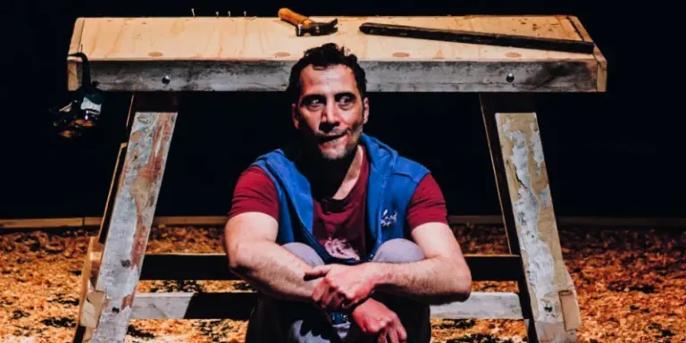 "Muerde", el intenso thriller psicológico que el reconocido actor Luciano Cáceres presentará en Roldán