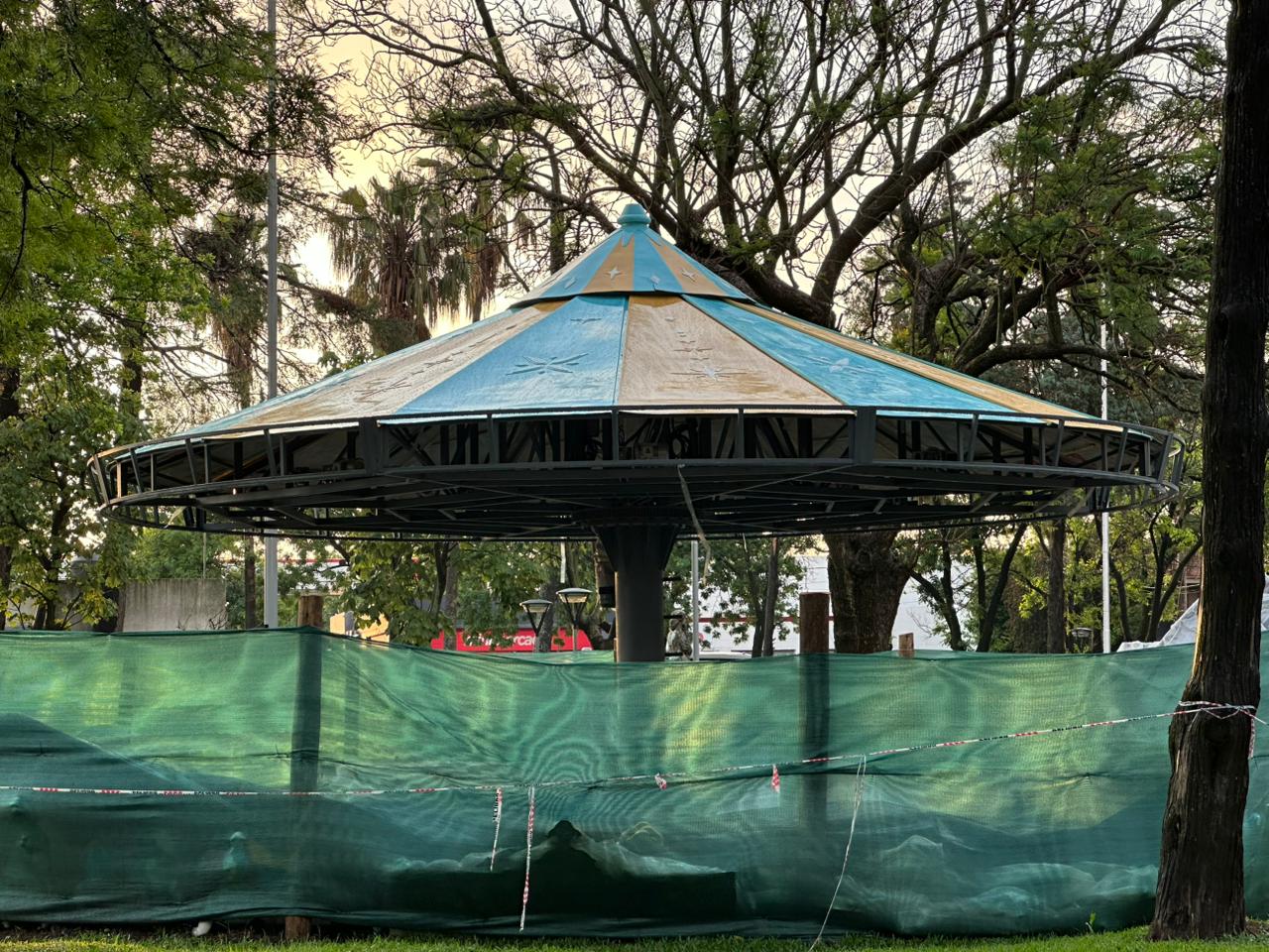 Avanza la obra en la plaza San José de Funes: desde el domingo estará cerrada y volverá renovada en un mes