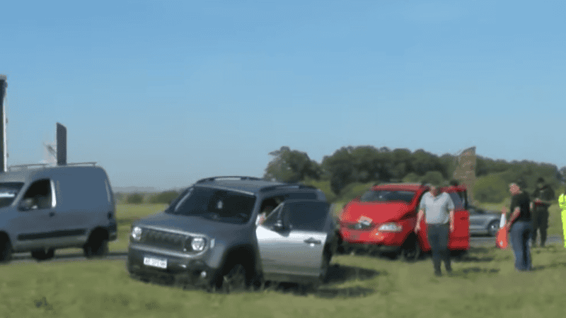 Funes-Rosario, un suplicio: ocho autos protagonizaron un espectacular accidente en cadena en la Autopista