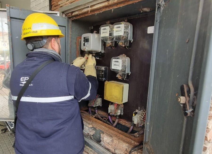 Funes en el registro de abusos de la EPE: un usuario consumió cinco veces el promedio con el subsidio social