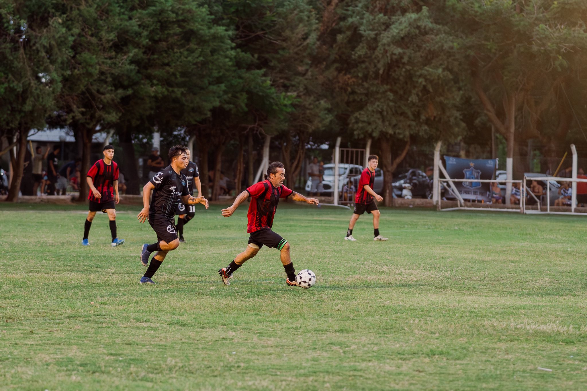 La Copa Funes cerró su primera semana a puro fútbol y los candidatos ya perfilan su camino al trofeo