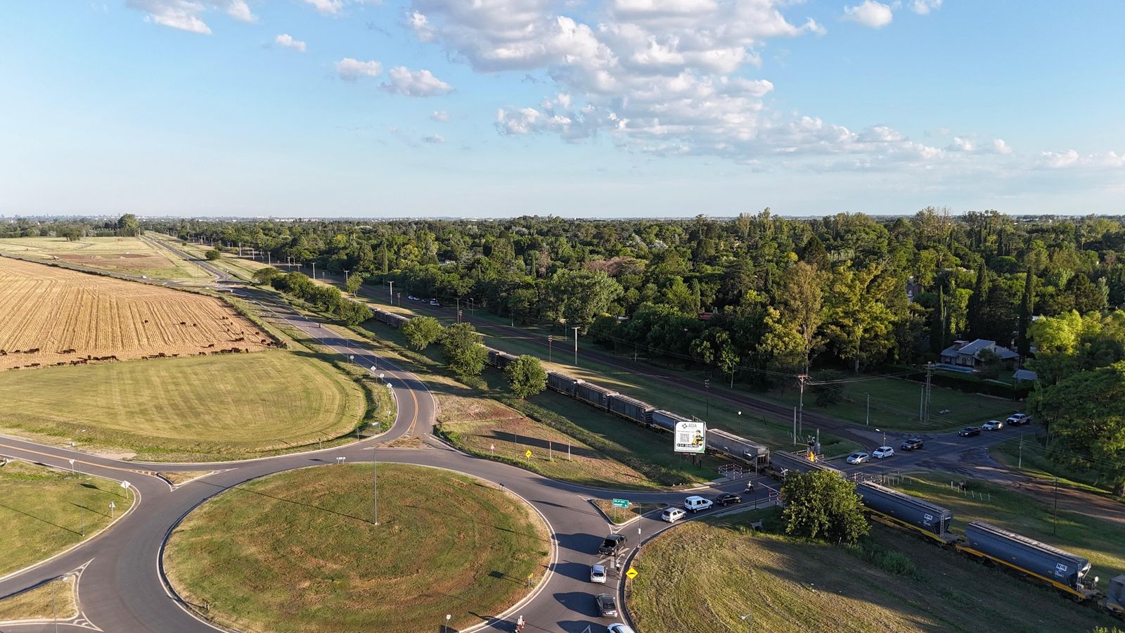 Bicisendas, doble mano e iluminación: así es la flamante avenida Pedro A. Ríos que cruza todo Funes