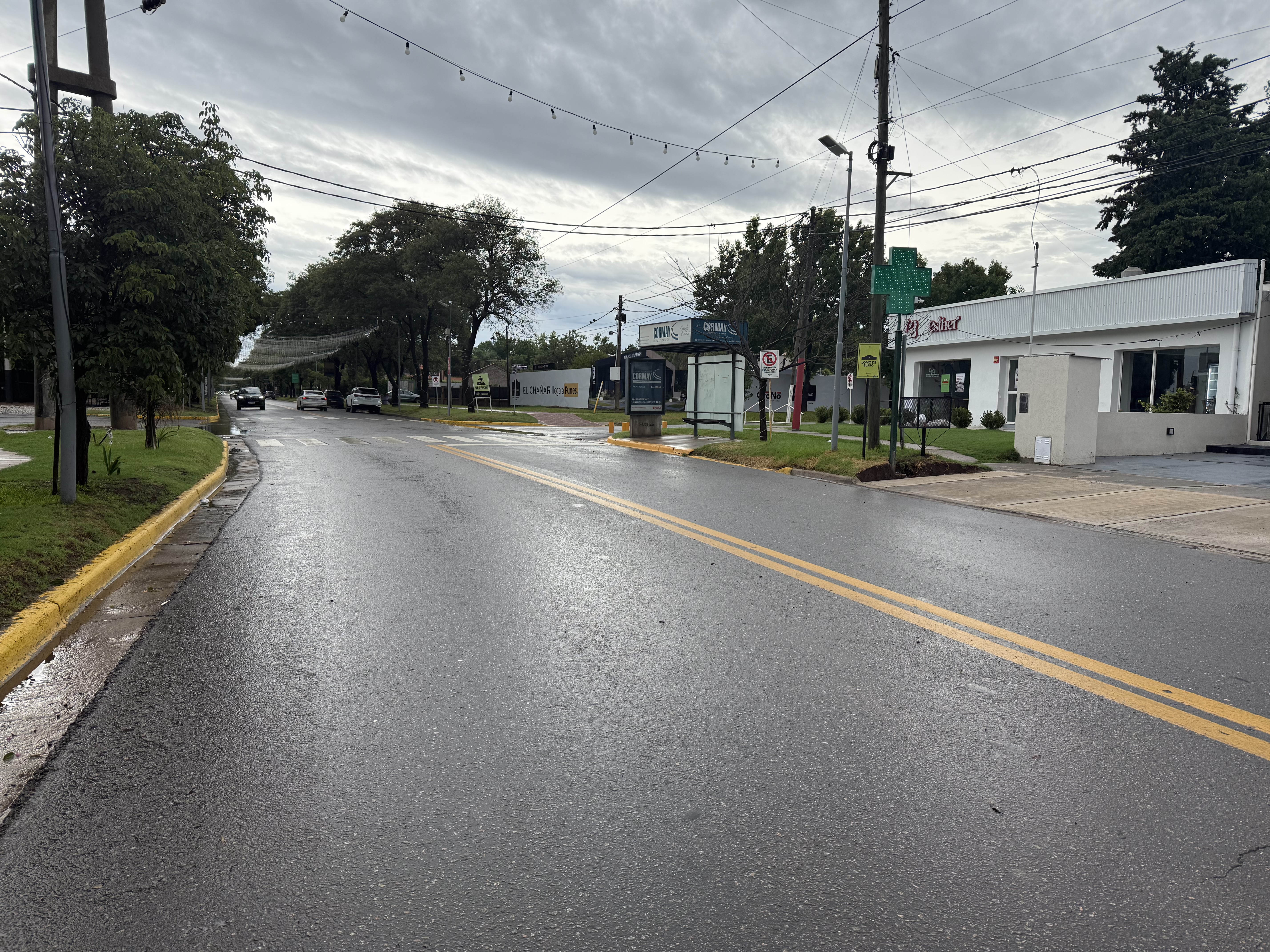 Postales de un Funes silencioso: hay alto acatamiento al paro de la CGT y se transformó el paisaje cotidiano
