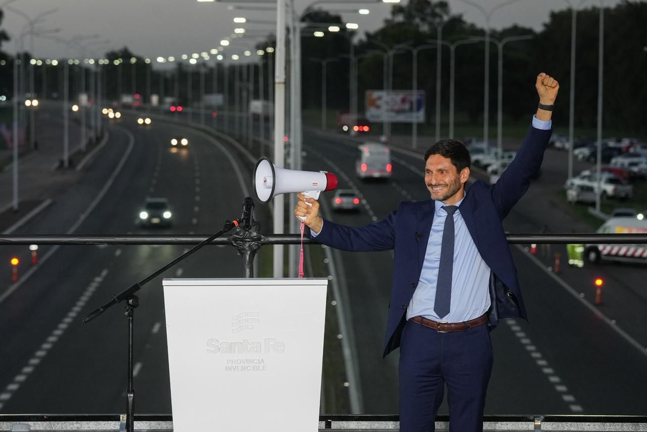 Pullaro inauguró el tercer carril de la Autopista Rosario-Santa Fe: "Cuando no se roba, la plata alcanza"
