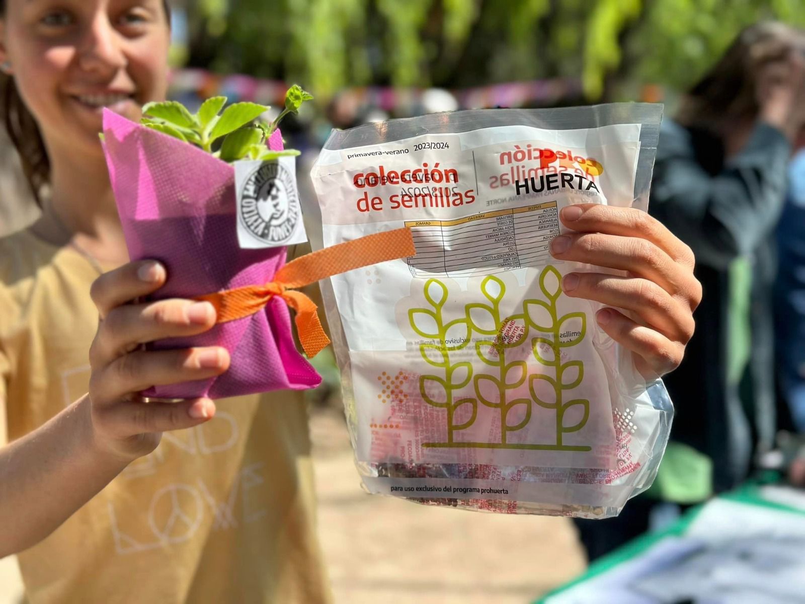 “De la huerta a la mesa”: nueva entrega de kits de semillas en el Vivero Municipal