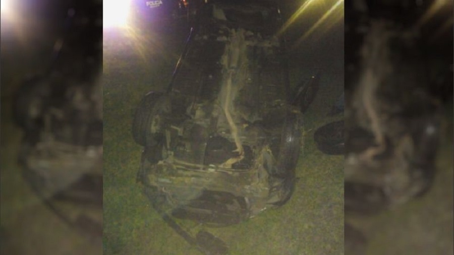 Taxista rosarino sufrió un desperfecto mecánico y volcó en la autopista