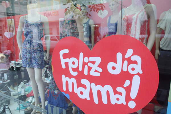 Día de la Madre en Funes: los ocho consejos claves para evitar estafas y que comprar regalos sea seguro 